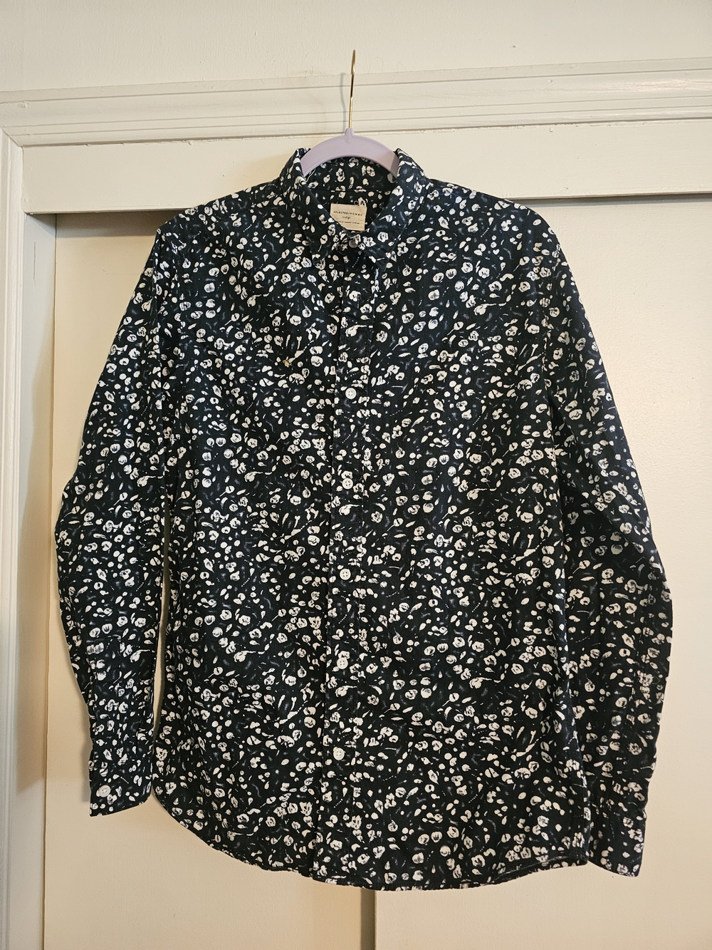 Select Homme Men's Black Floral Button-Up Shirt